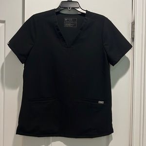 Black Figs Casma 3 Pocket Top
